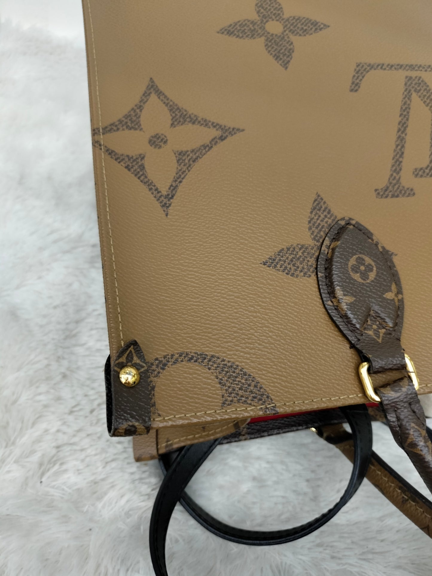 LV OTG MM Monogram Reverse (CHIP)