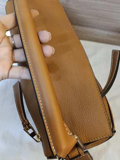 Loewe Puzzle Medium Grained Caramel GHW 2020