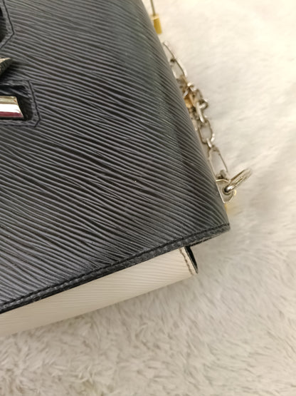 LV Twist MM Epi Love Lock Charms Black White Red 2018