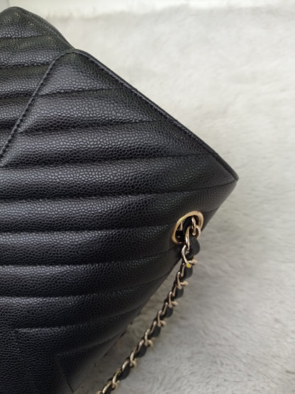 Chanel Medium Chevron Caviar Black GHW DF #30