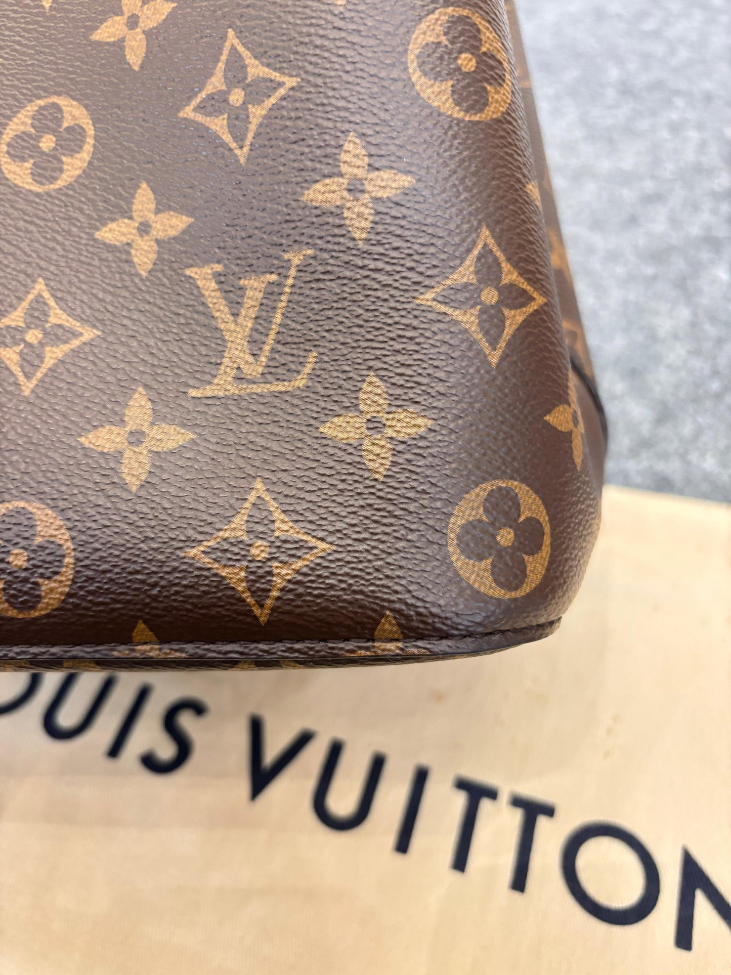 LV Neo Noe MM Monogram Caramel (CHIP)