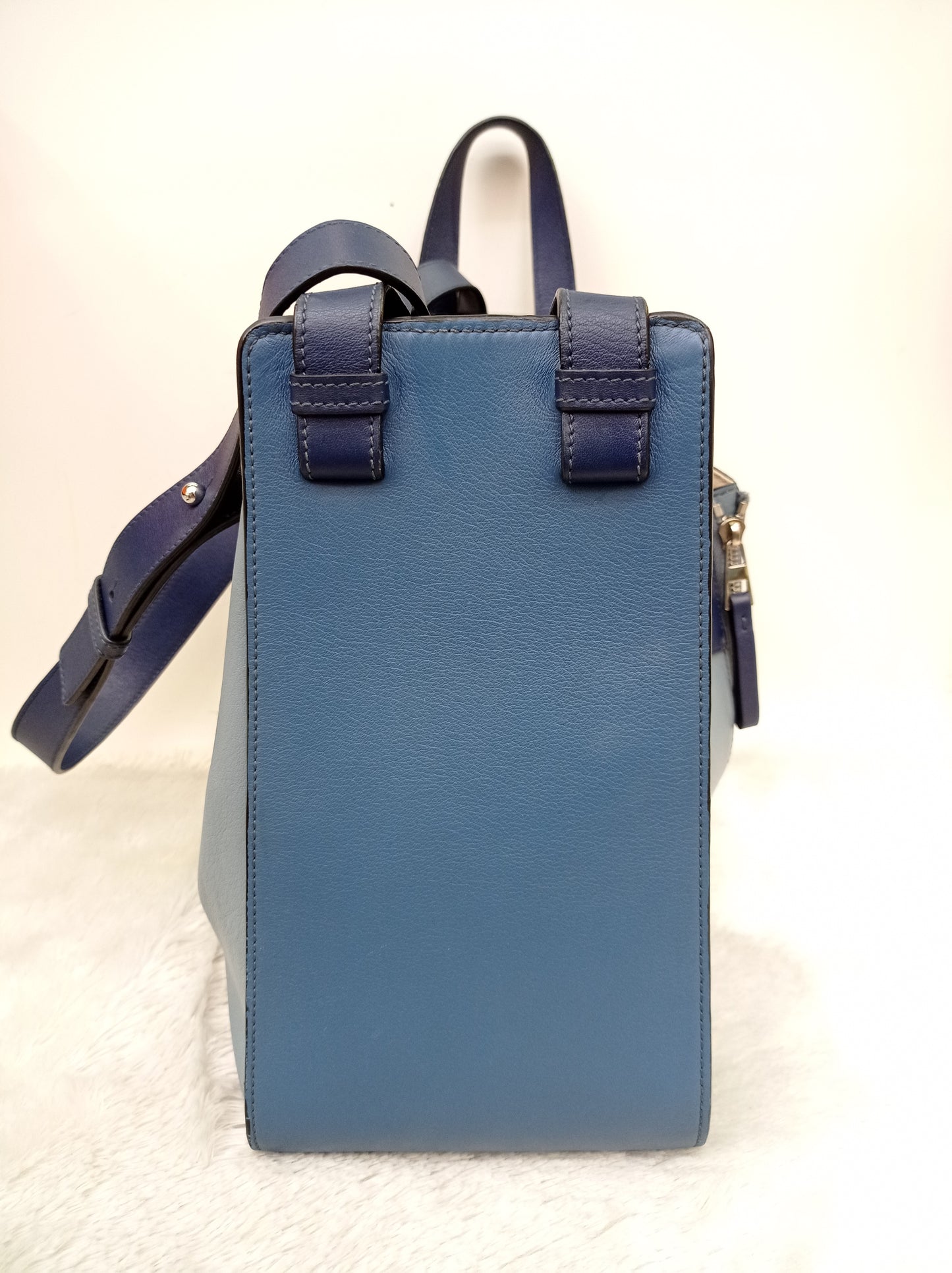 Loewe Hammock Medium Light Blue 3 Colour SHW 2018