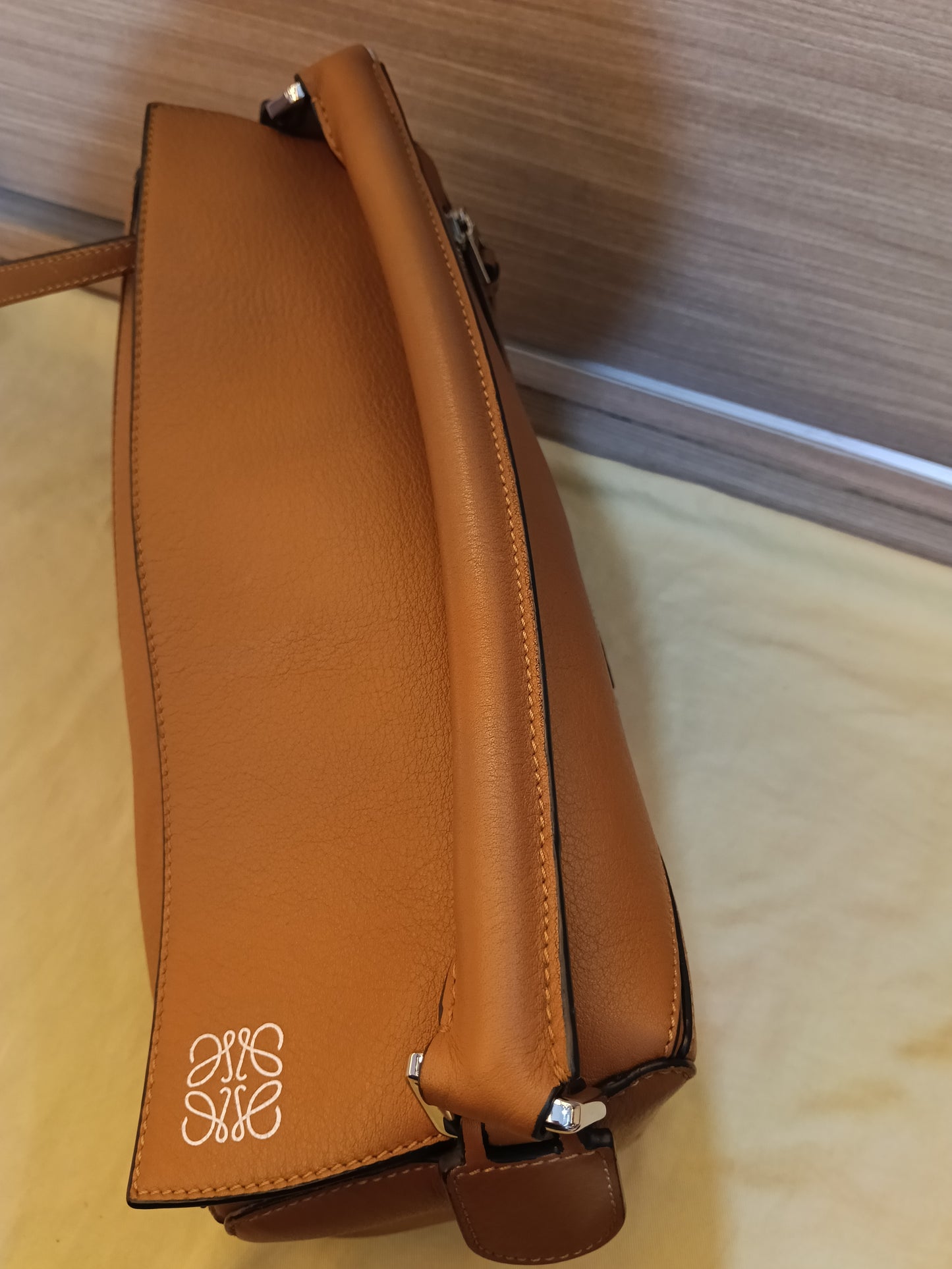 Loewe Puzzle Medium Tan SHW 2018