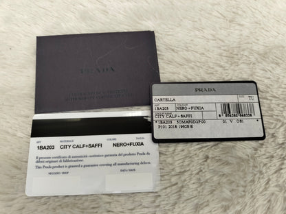 Prada City Calf Saffiano Nero Fuxia SHW