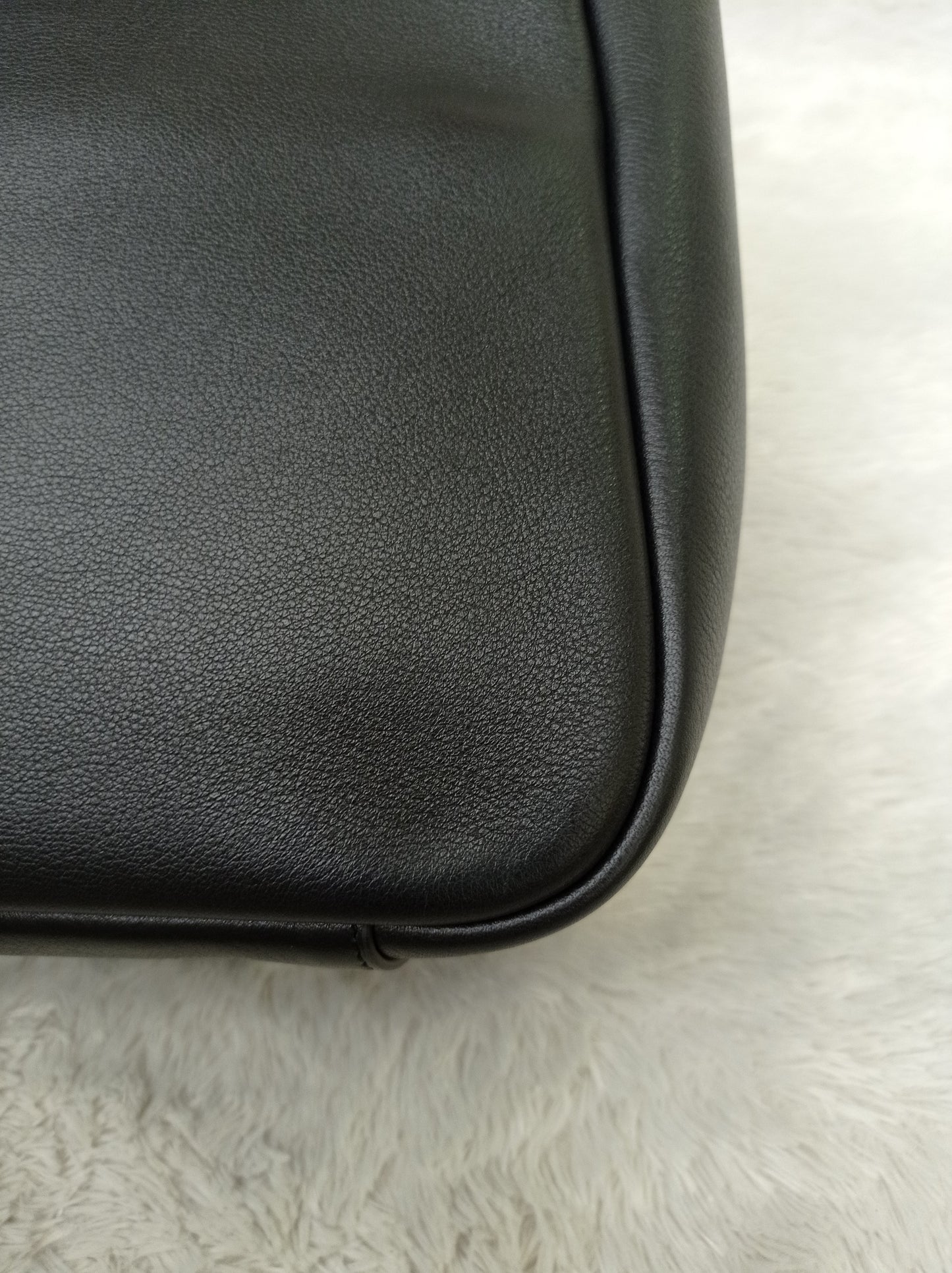 YsL Le 5 A 7 Supple Small Calfskin Black GHW 2024