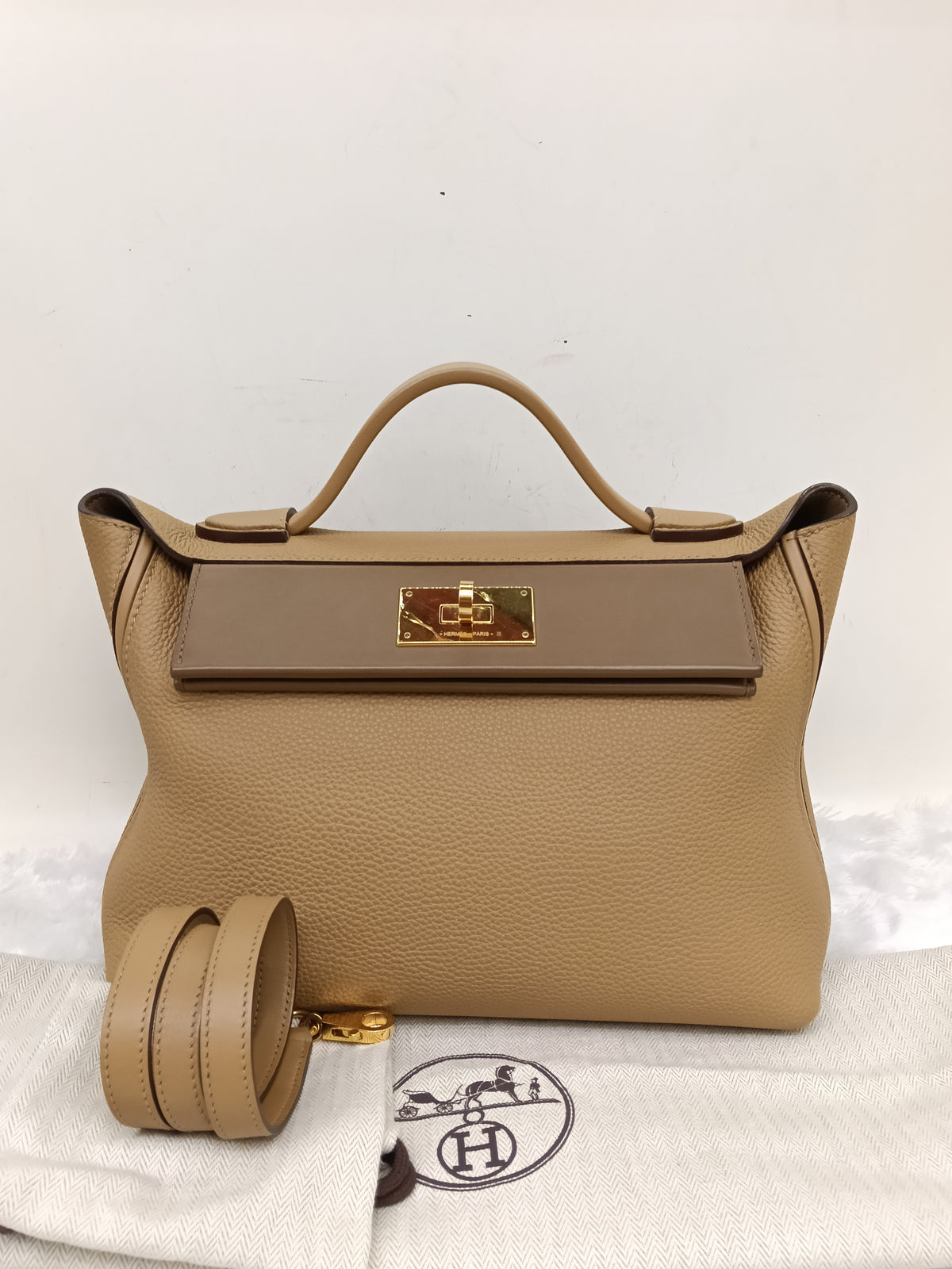 Hermes 2424 29 Togo Biscuit Alezan GHW #Z