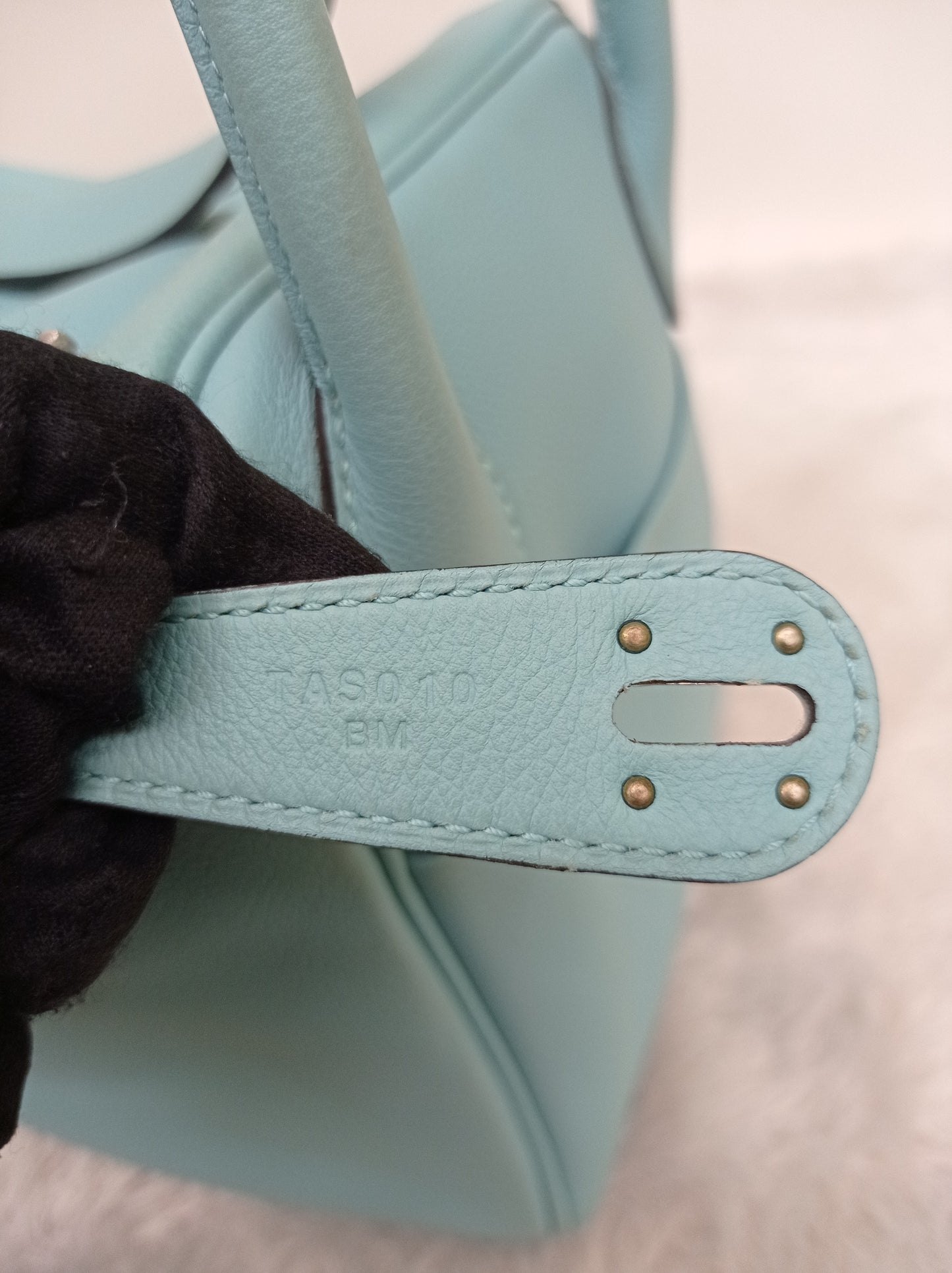 Lindy 30 Evercolour Blue Atol PHW #T