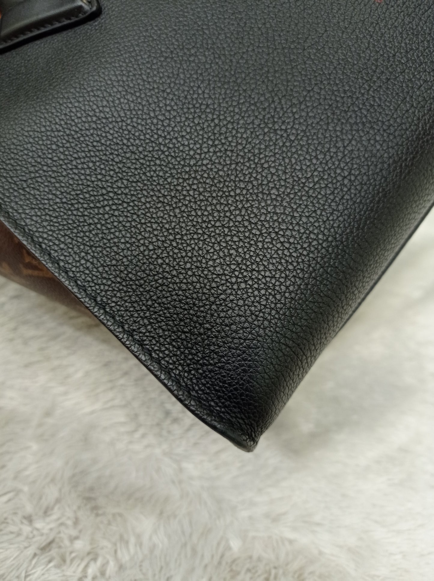 LV On My Side MM Monogram Grained Noir Brown 2019