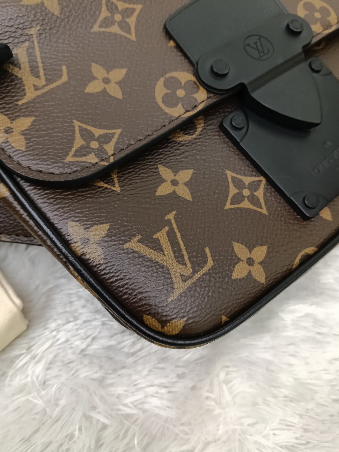 LV S Lock Waist Bag Monogram Macassar (CHIP)