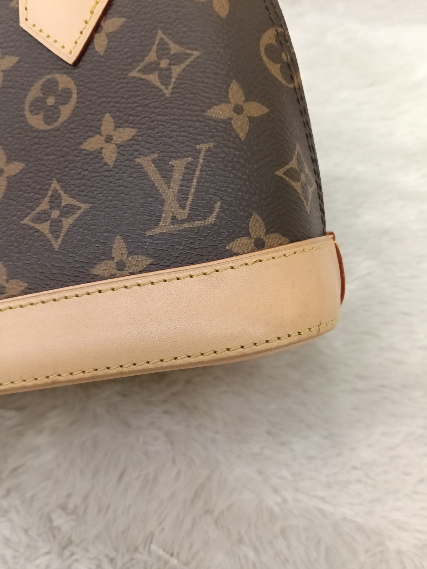 LV Alma BB Monogram 2025 (CHIP)