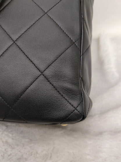 Chanel Chain Shopping Tote Calfskin Black GHW 2023 (CHIP)