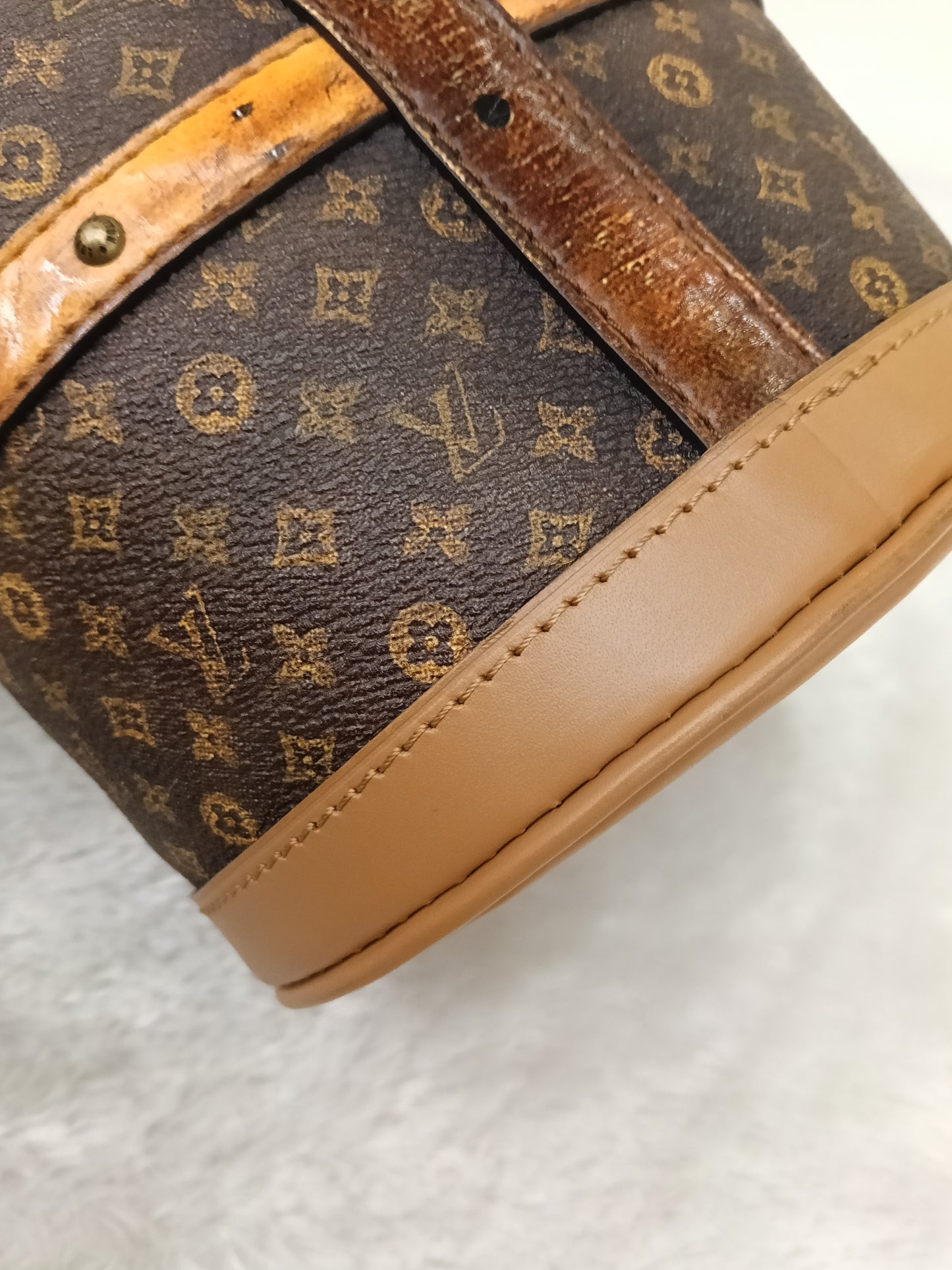 LV Duffle Transformed Monogram Time Trunk 2018