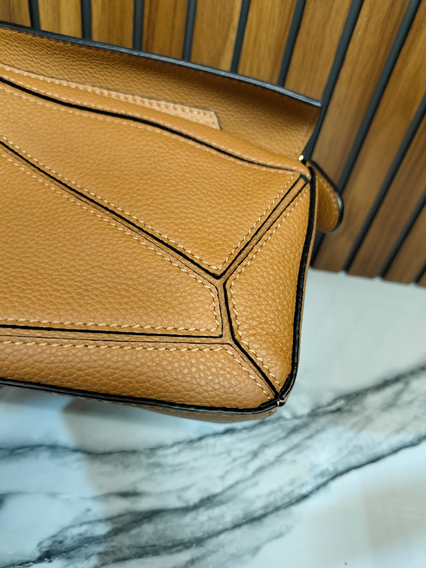 Loewe Puzzle Mini Grained Light Caramel GHW 2022