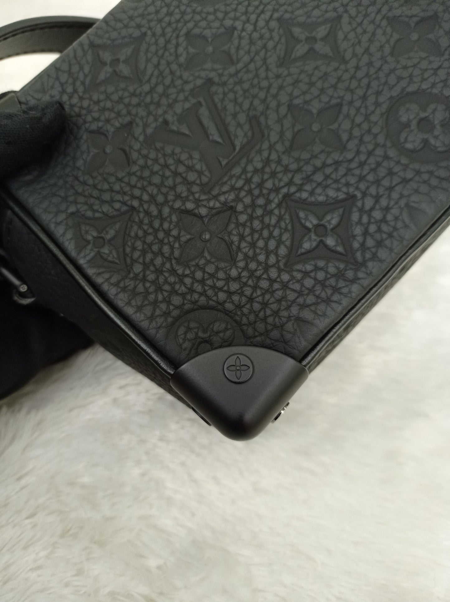 LV Mini Side Trunk Taurillon Monogram Noir 2021 (CHIP)