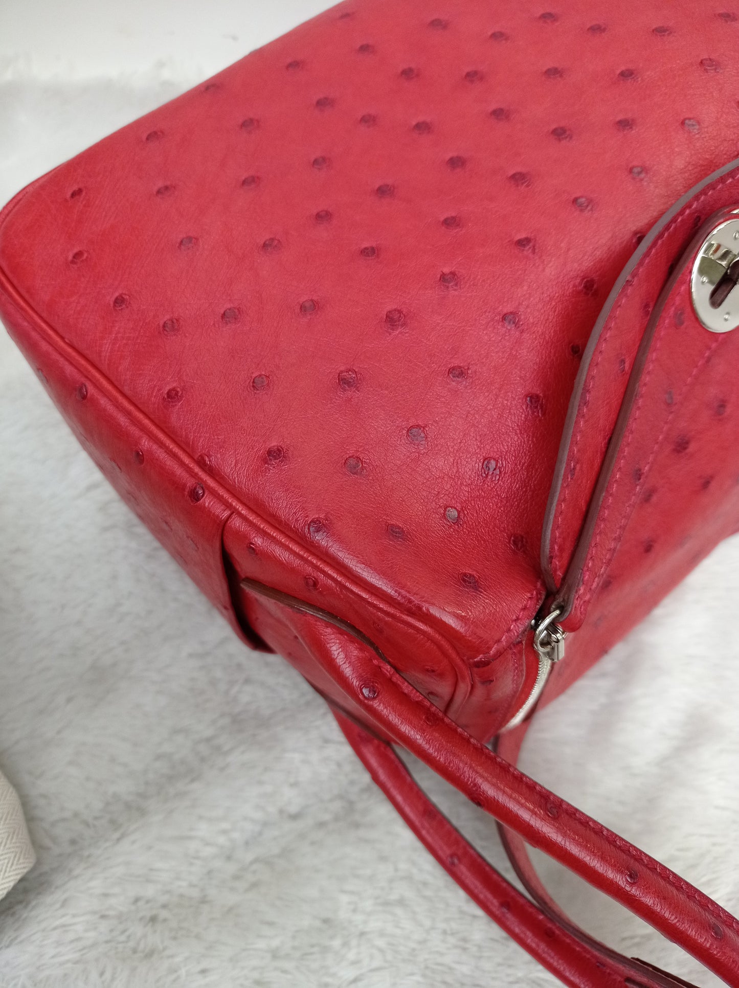Lindy 26 Ostrich Rouge De Coeur PHW #X