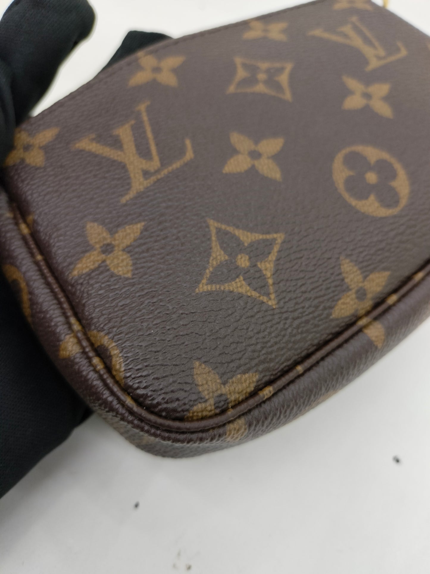 LV Mini Pochette Vivienne Holiday Monogram 2022
