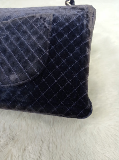 Chanel Medium Velvet Navy Blue Vintage SHW SF (broken holo)