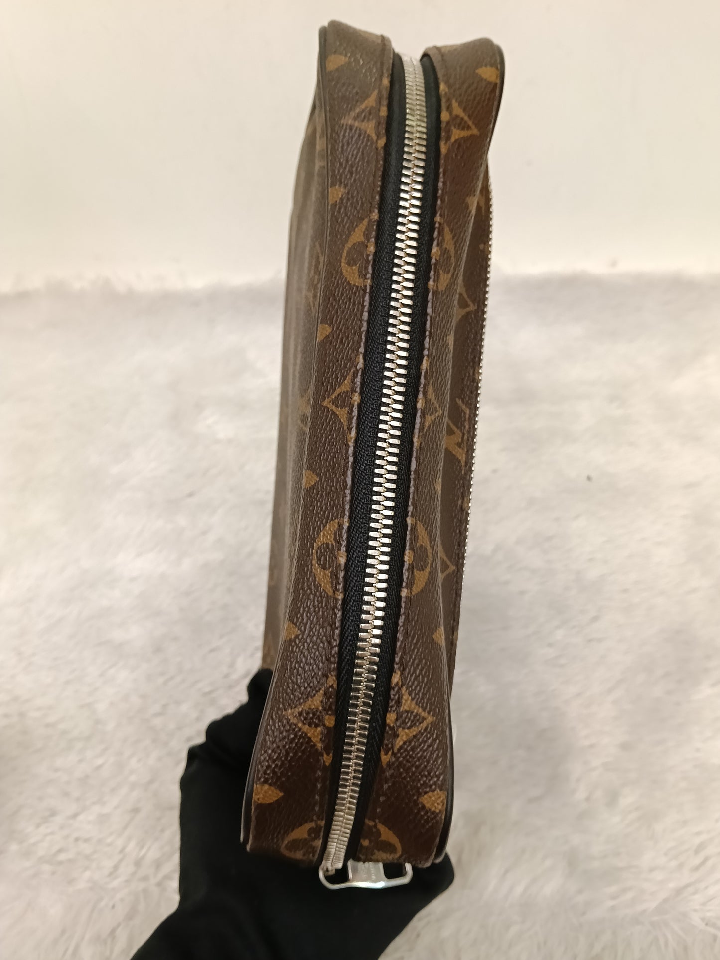 LV Kasai Clutch Monogram Macassar 2019