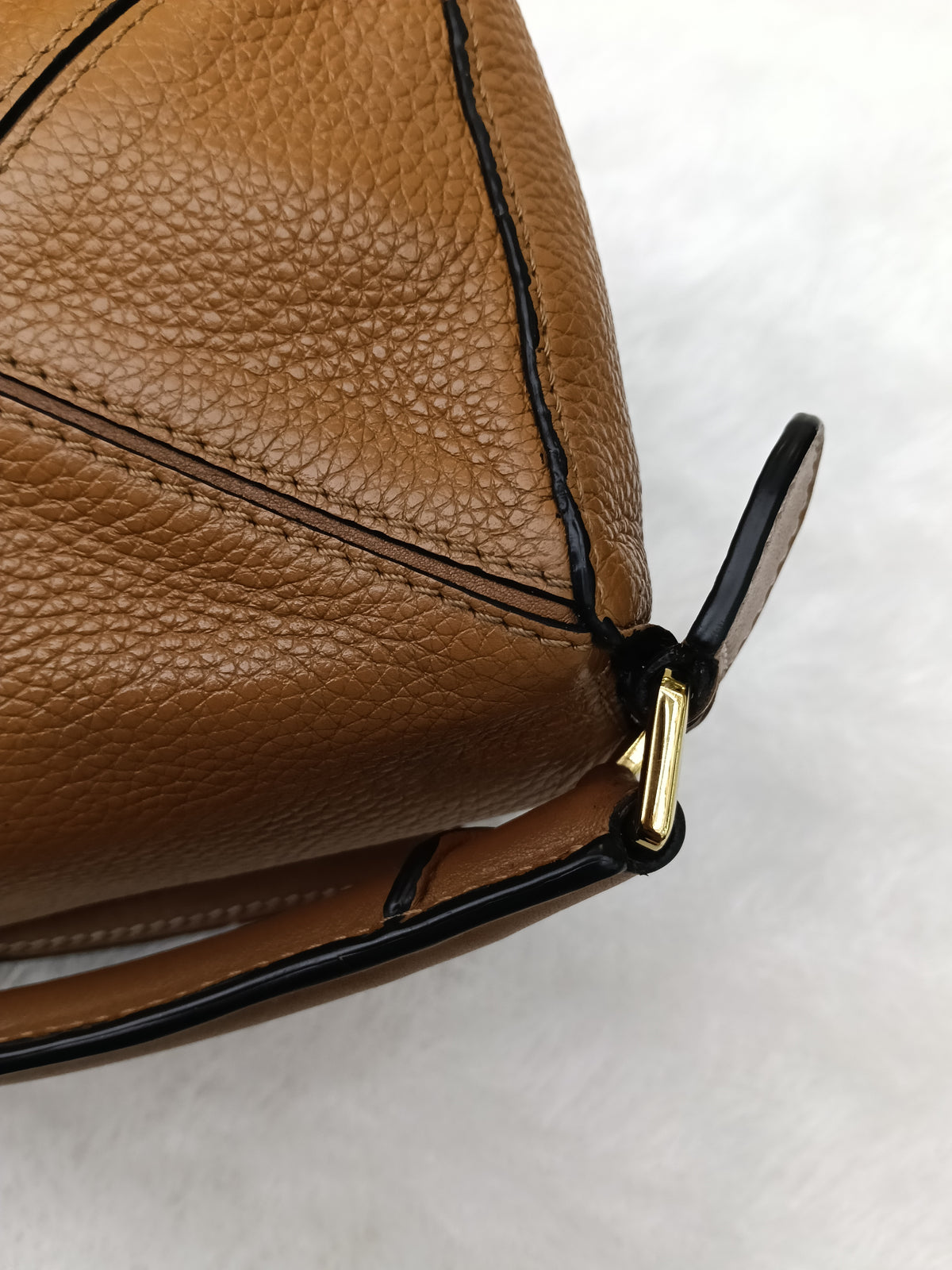 Loewe Puzzle Mini Grained Caramel GHW 2020
