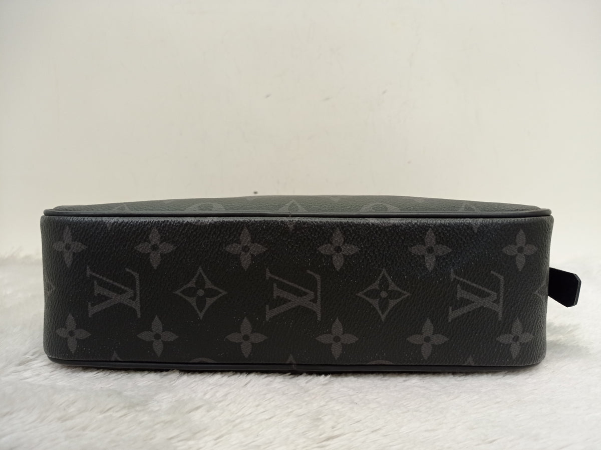 LV Toilet Pouch GM Monogram Eclipse 2017