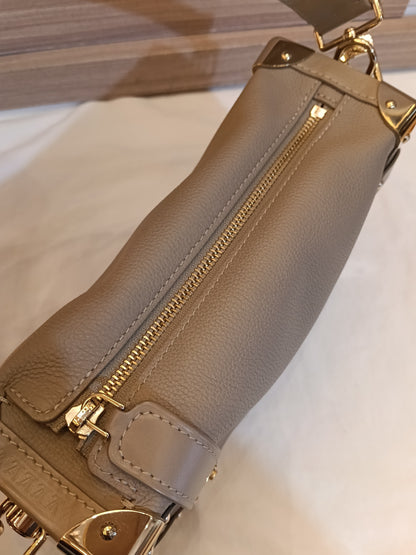LV Side Trunk MM Taupe 2025 (CHIP)