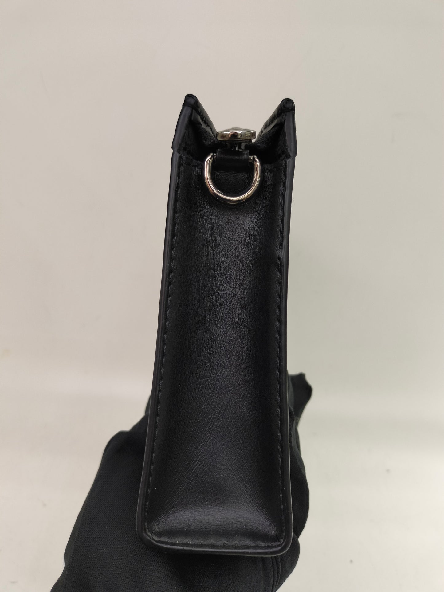 LV Gaston Wearable Monogram Eclipse (CHIP)