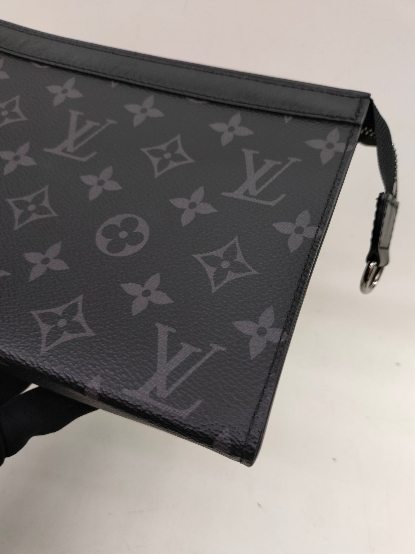LV Gaston Wearable Monogram Eclipse (CHIP)