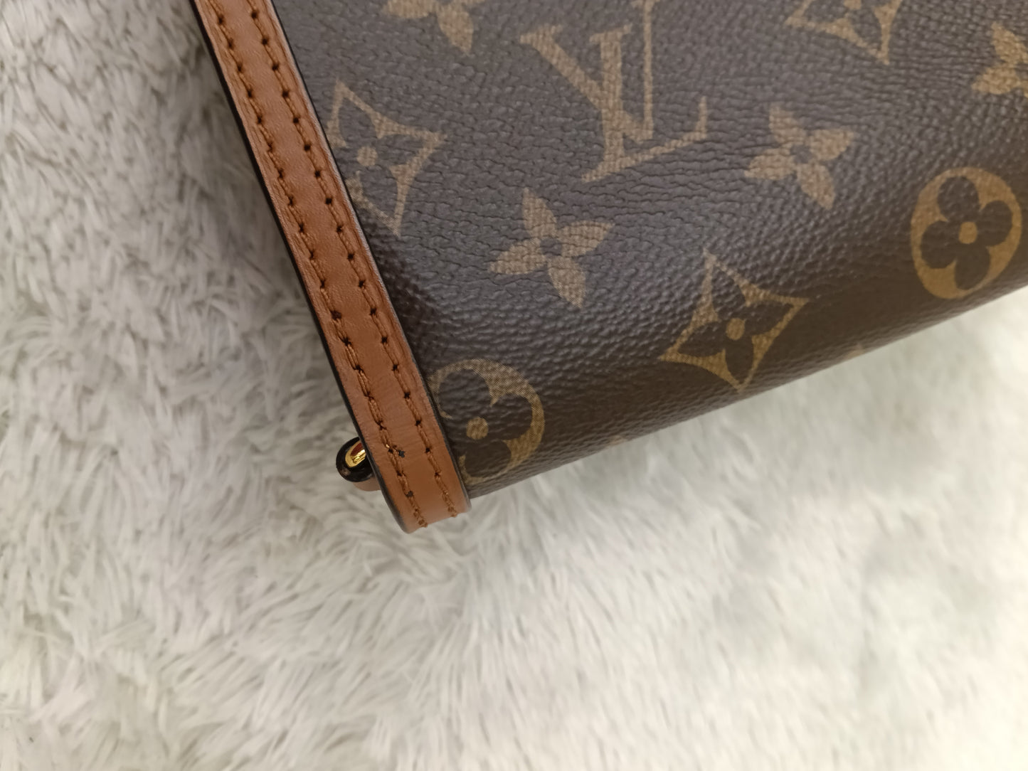 LV Portefeuille Dauphine Chain Monogram Reverse (CHIP)