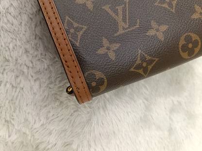LV Portefeuille Dauphine Chain Monogram Reverse (CHIP)