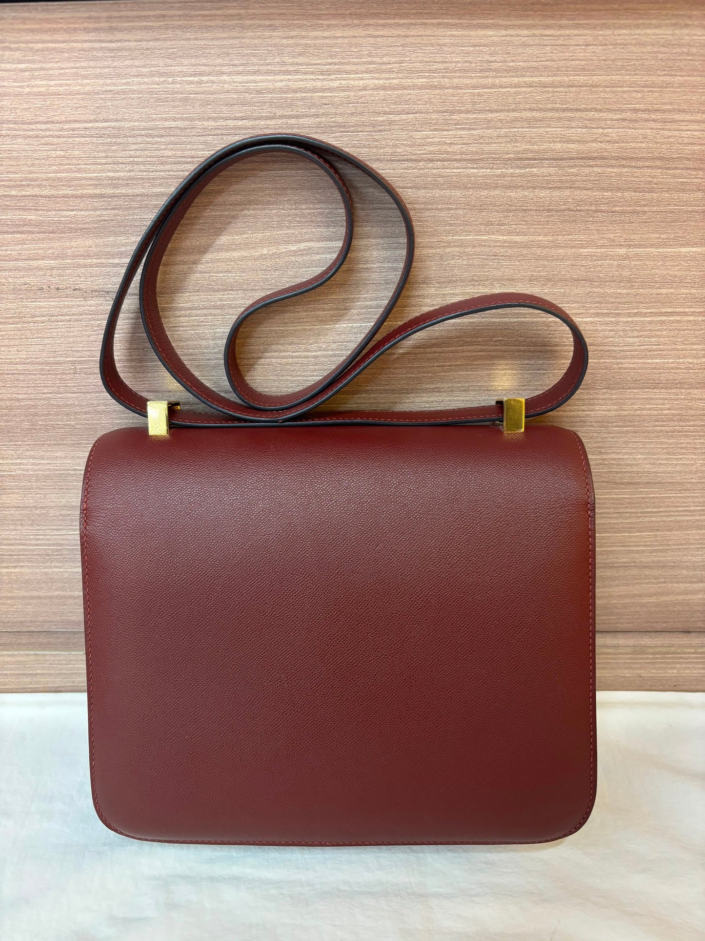 Constance 24 Epsom Bordeaux GHW #Y