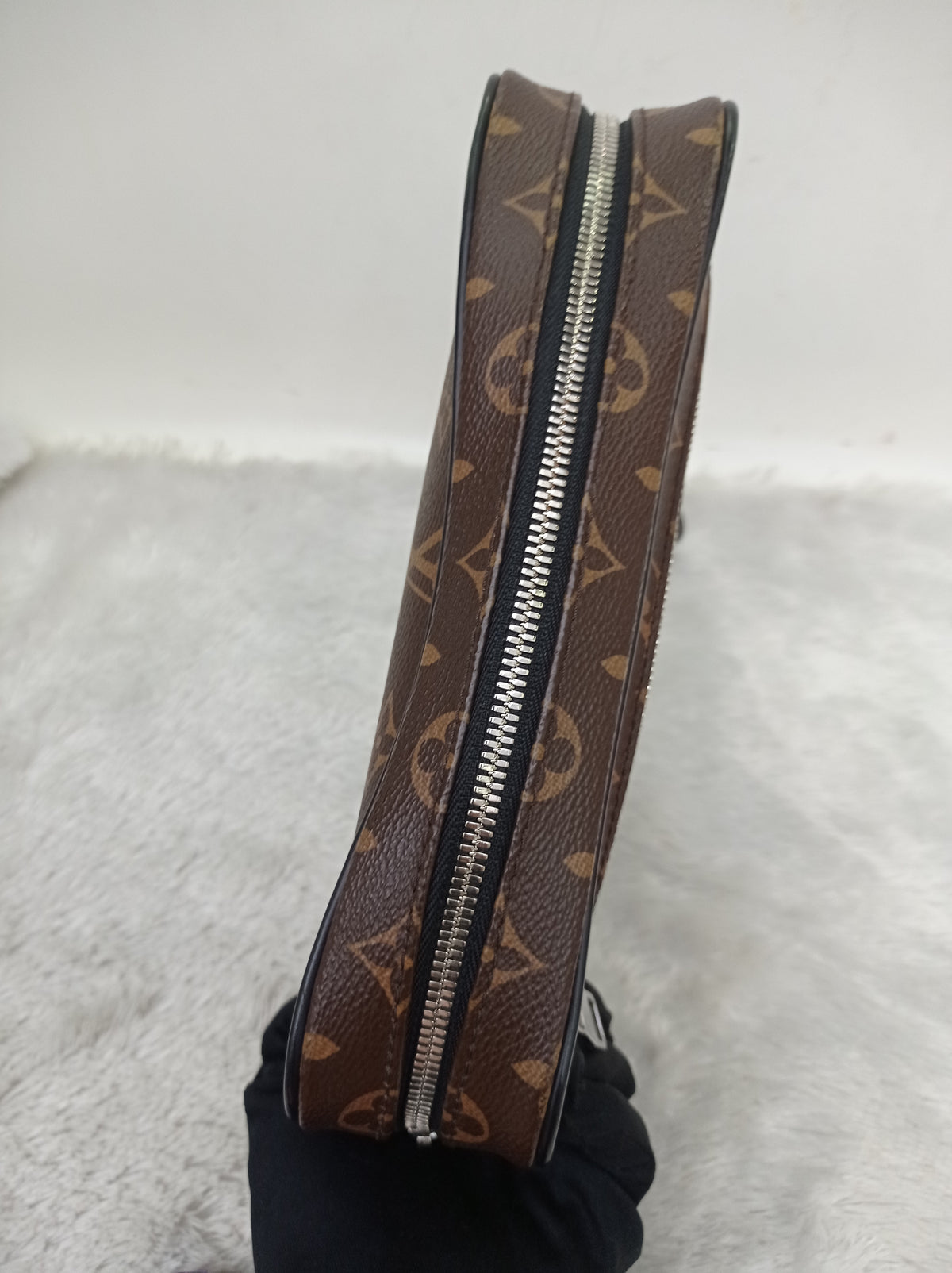 LV Kasai Clutch Monogram Macassar  2019