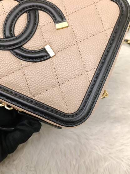 *Neverbeen Used* Chanel Filigree Vanity Case Small Caviar Beige Black GHW #27
