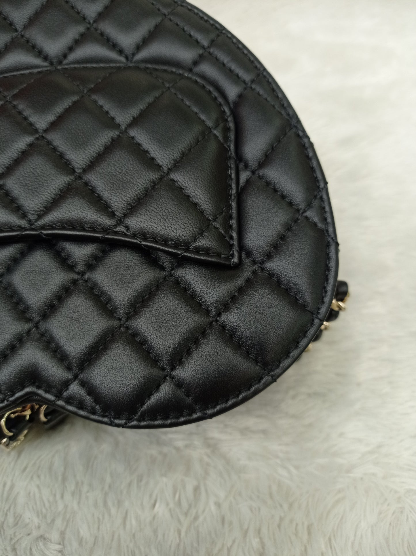 *NEW* Chanel 22S Large Heart Bag Lamb Black LGHW 2025 (CHIP)