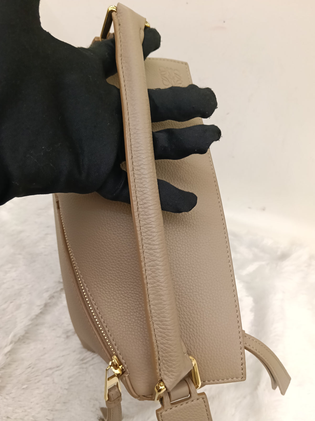 Loewe Puzzle Small Edge Grained Sand GHW 2023