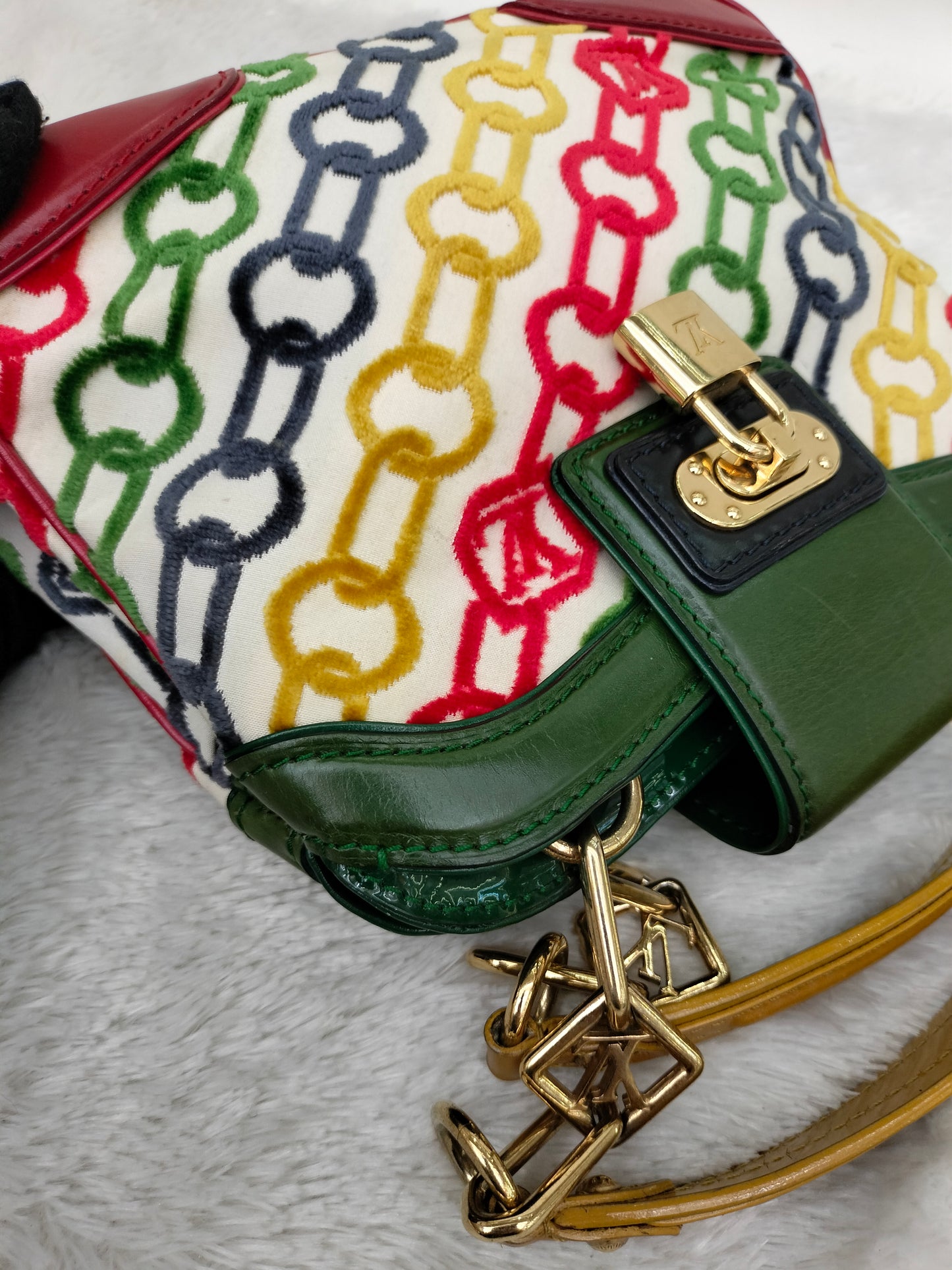 LV Mini Linda Charms Velvet Chains Multicolour 2006