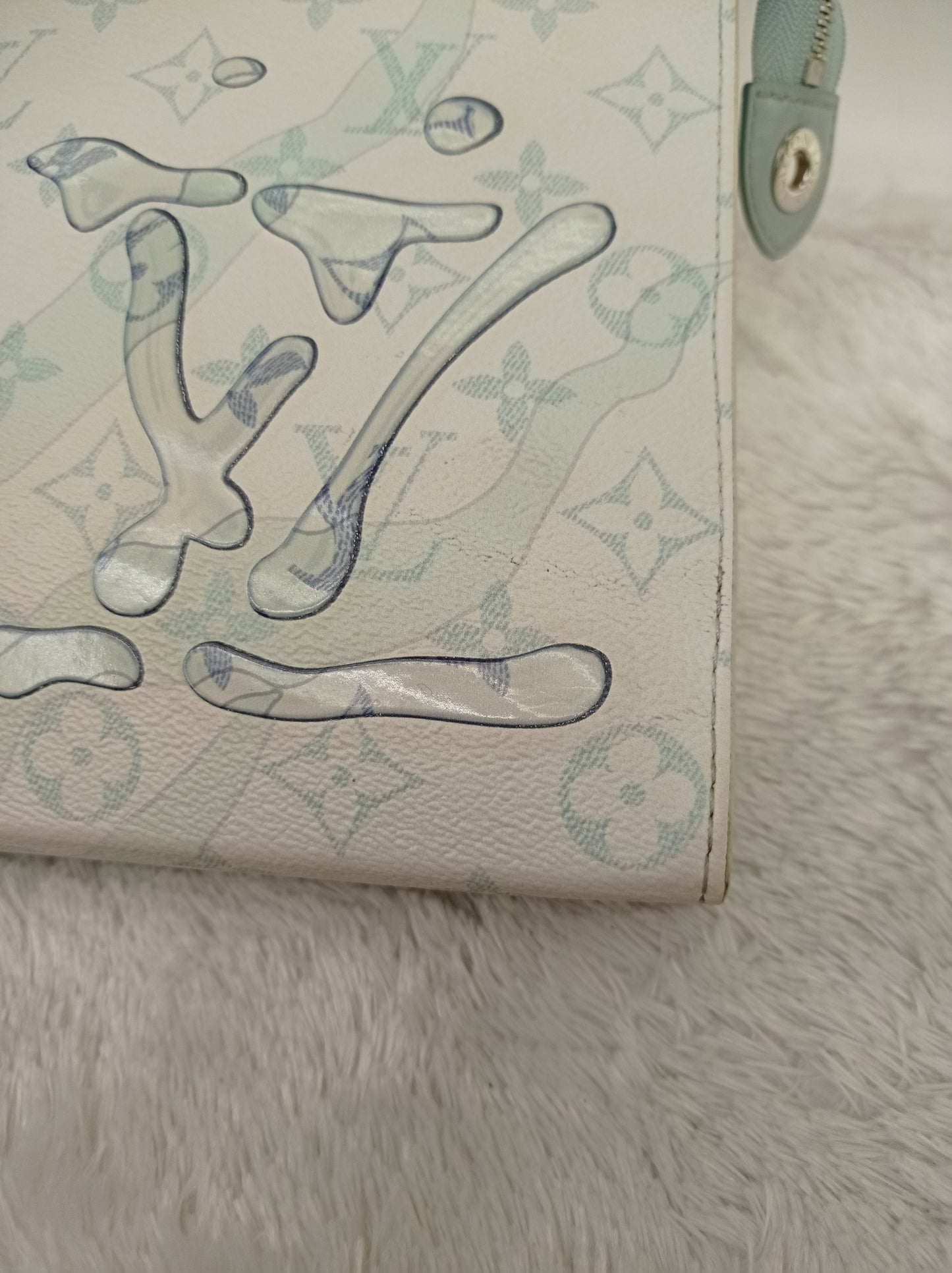 LV Pochette Voyage MM Crystal Blue (CHIP)