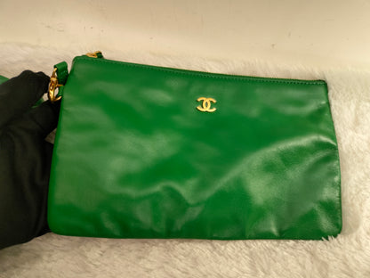 *Neverbeen Used* Chanel C22 Medium Calfskin Green GHW (CHIP)