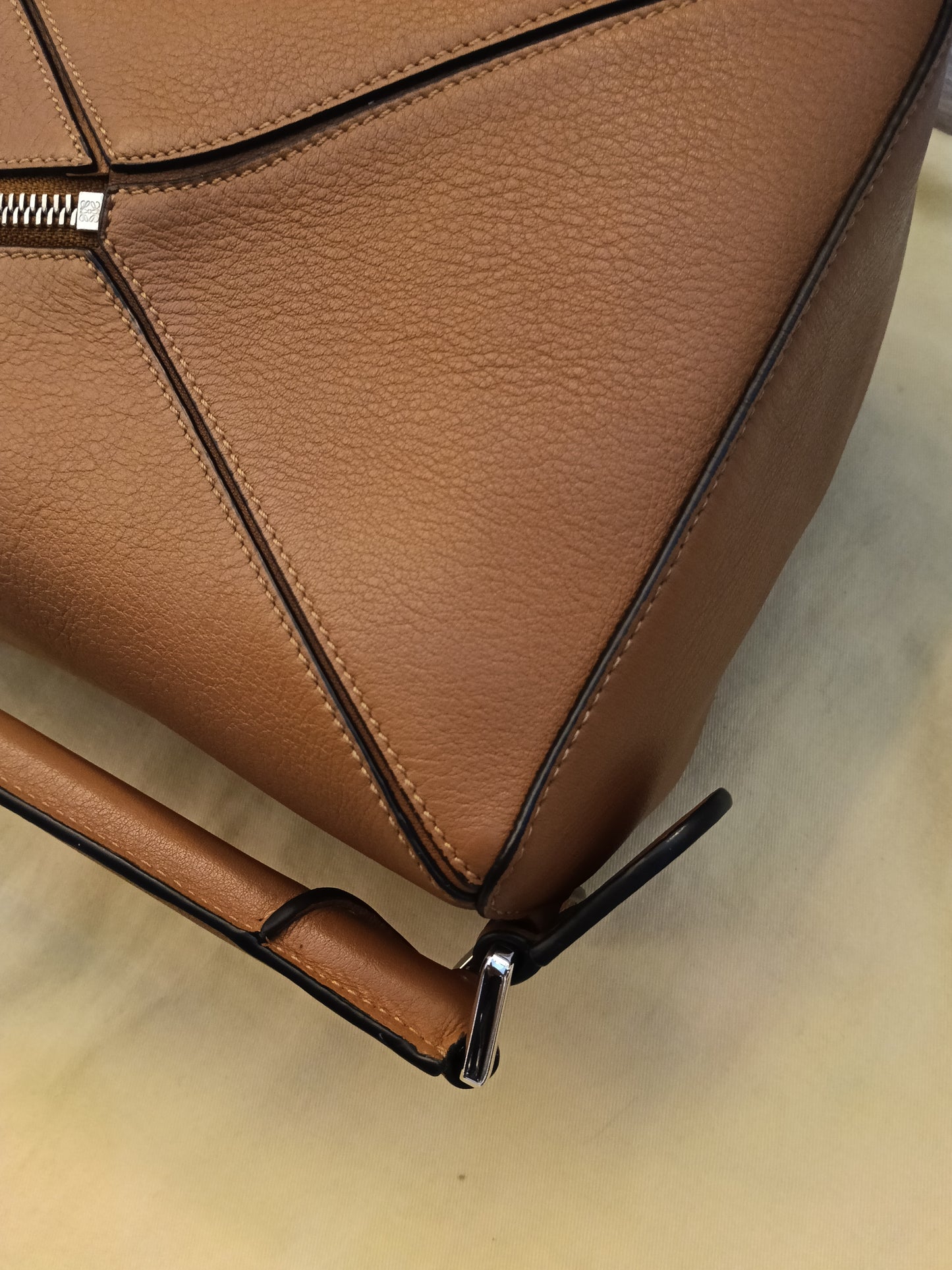 Loewe Puzzle Medium Tan SHW 2018