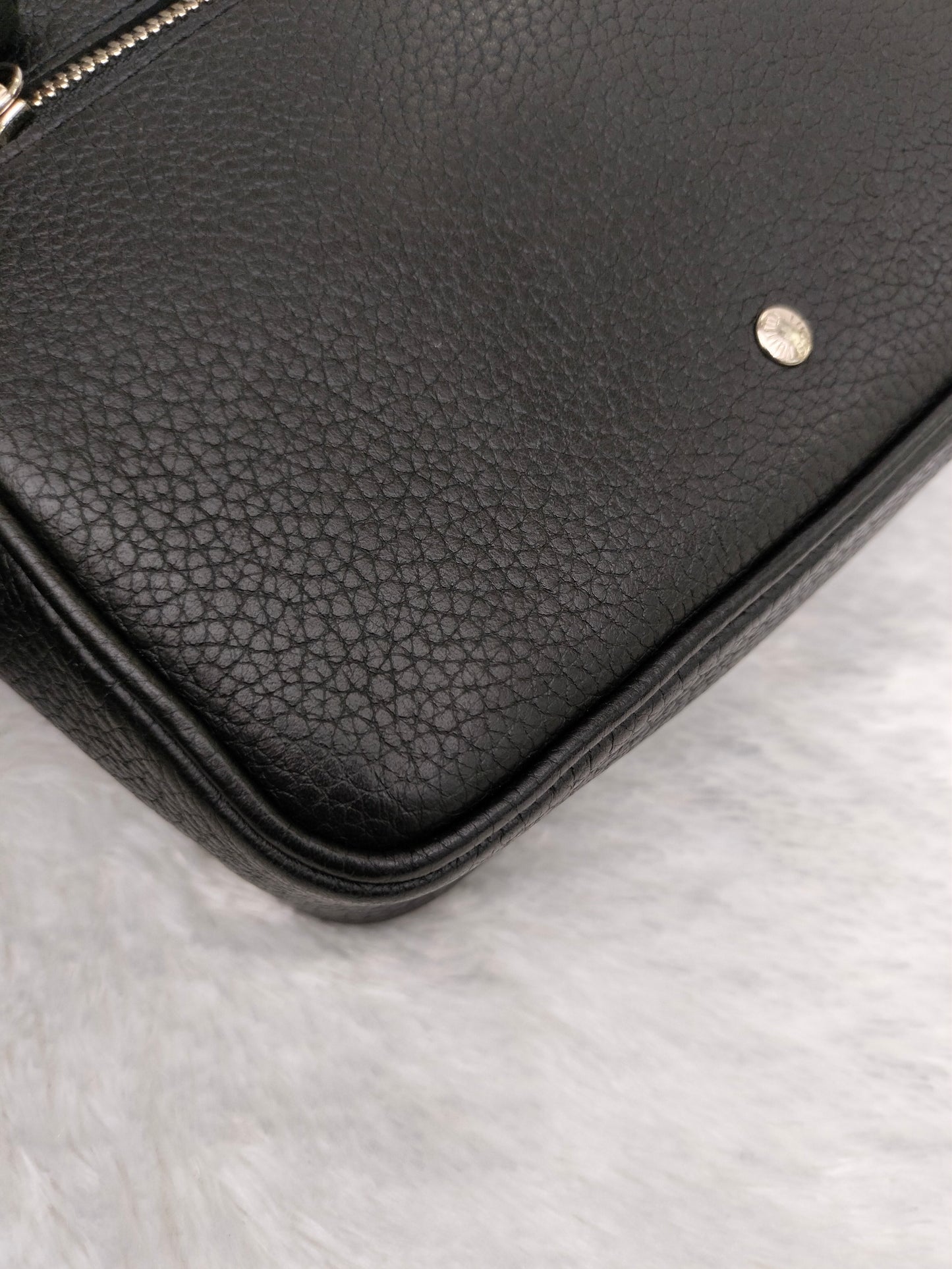 LV Kasai Clutch Grained Black 2019