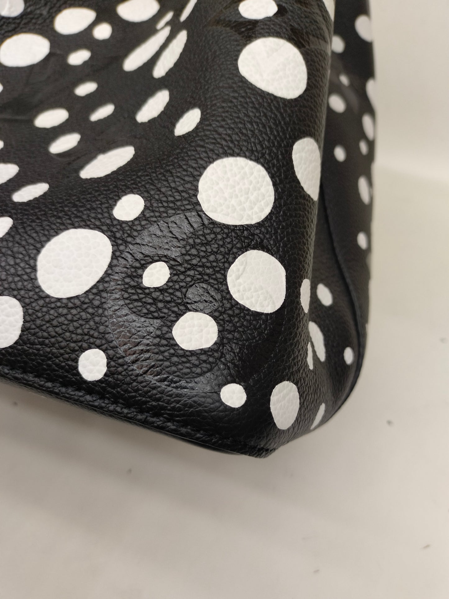 *NEW* LV Neo Noe X Yayoi Kusama Infinity Polkadot Black White (CHIP)