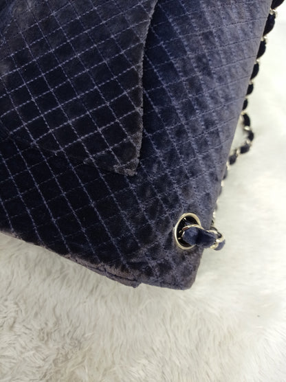 Chanel Medium Velvet Navy Blue Vintage SHW SF (broken holo)