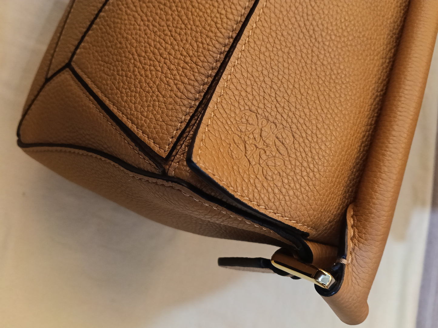 Loewe Puzzle Small Grained Caramel GHW 2021