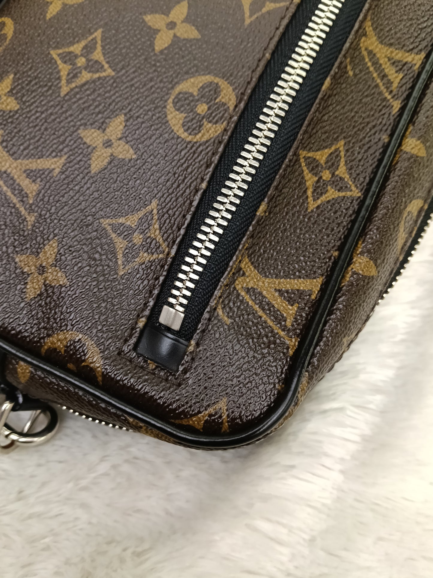 LV Kasai Clutch Monogram Macassar 2017