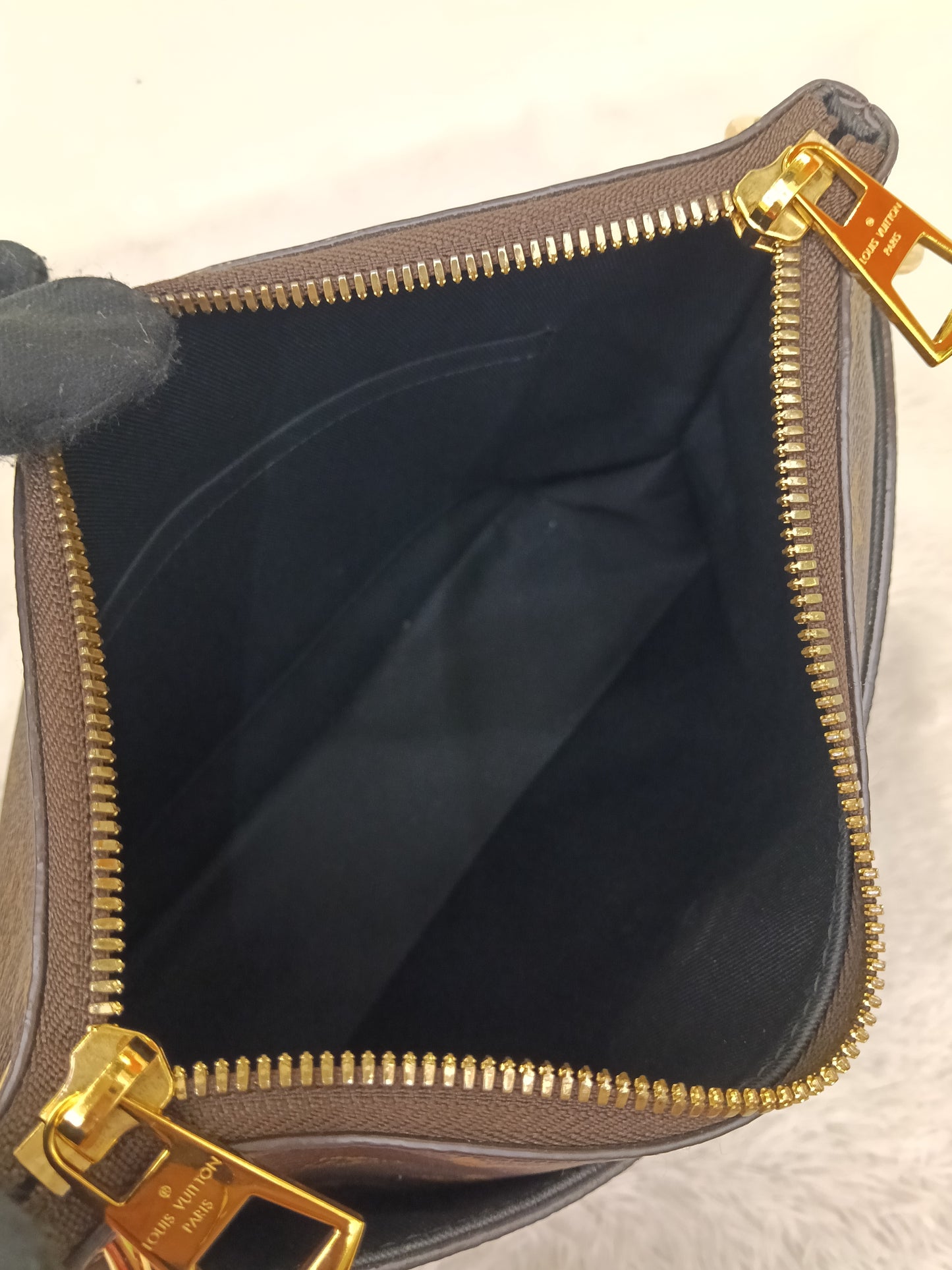 LV Odeon NM PM Monogram Noir (CHIP)