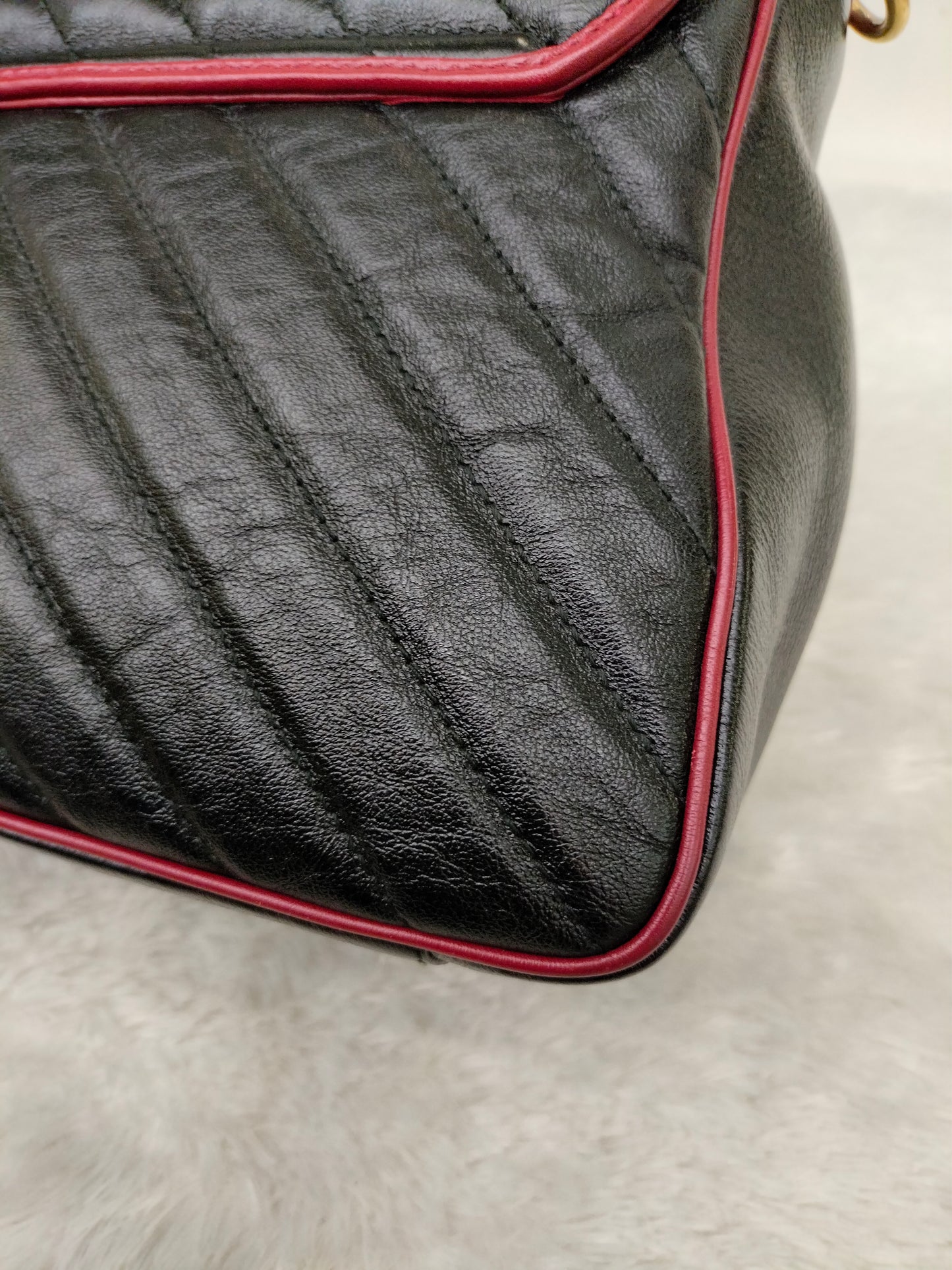Gucci Marmont Top Handle Medium Black Red GHW