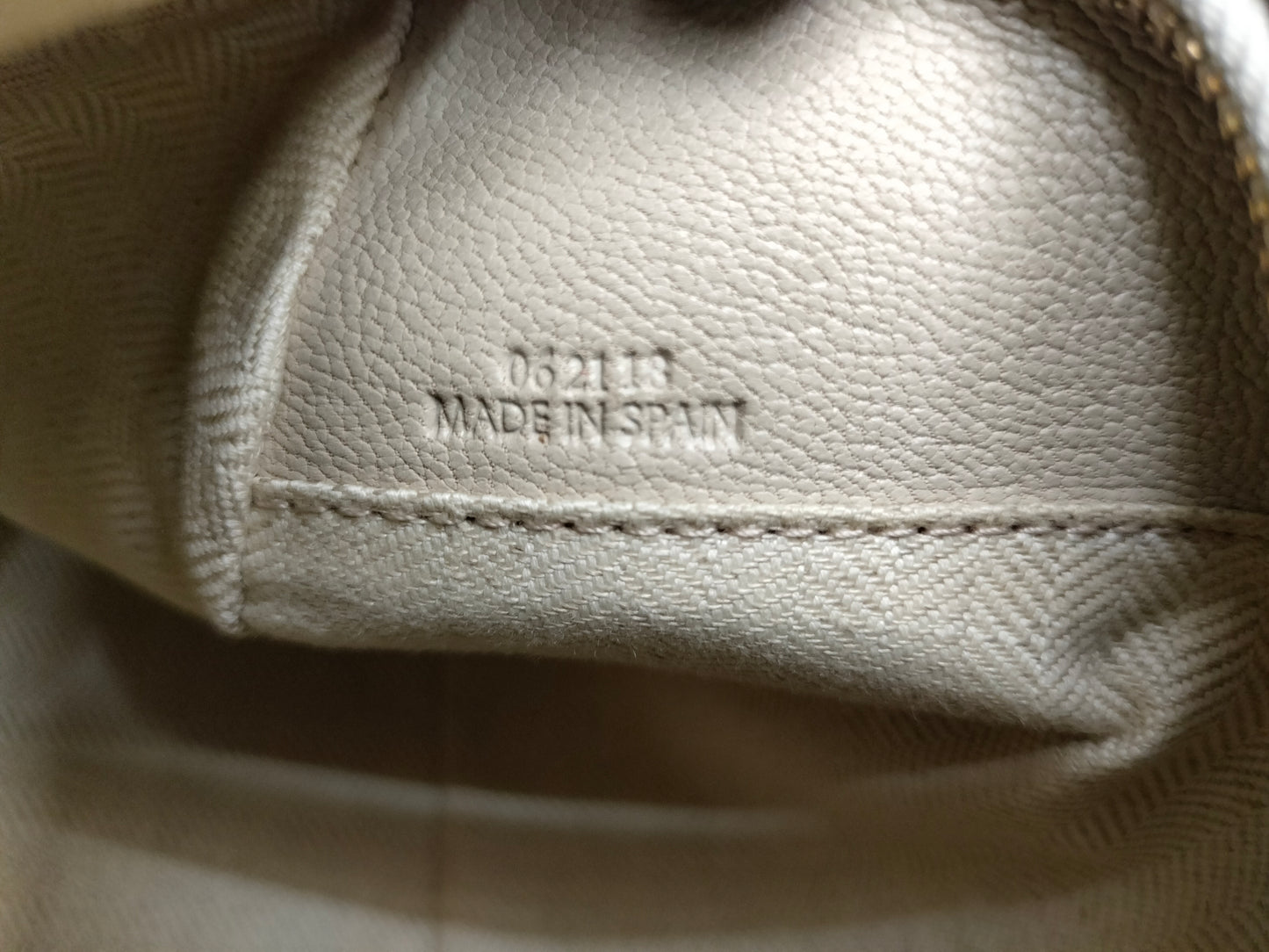 Loewe Puzzle Small Edge Angora GHW 2021