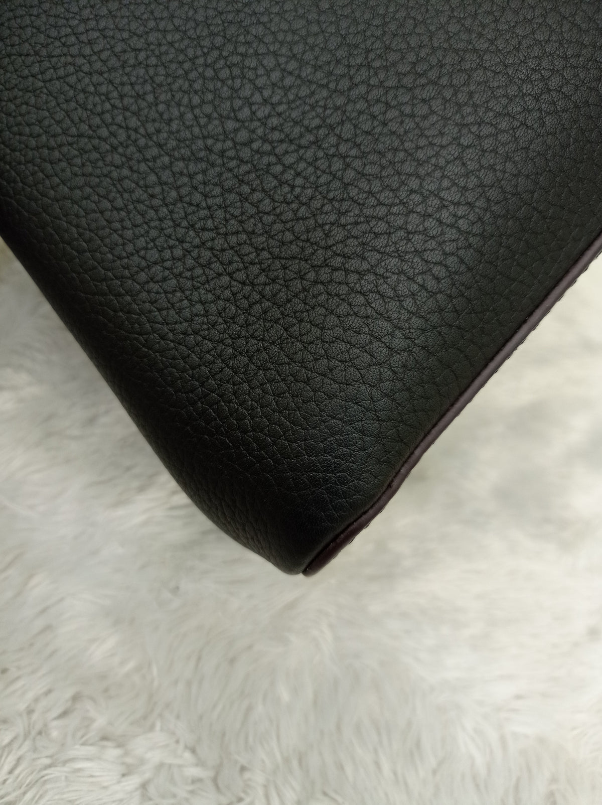 LV Capucines PM Taurillon Noir 2019