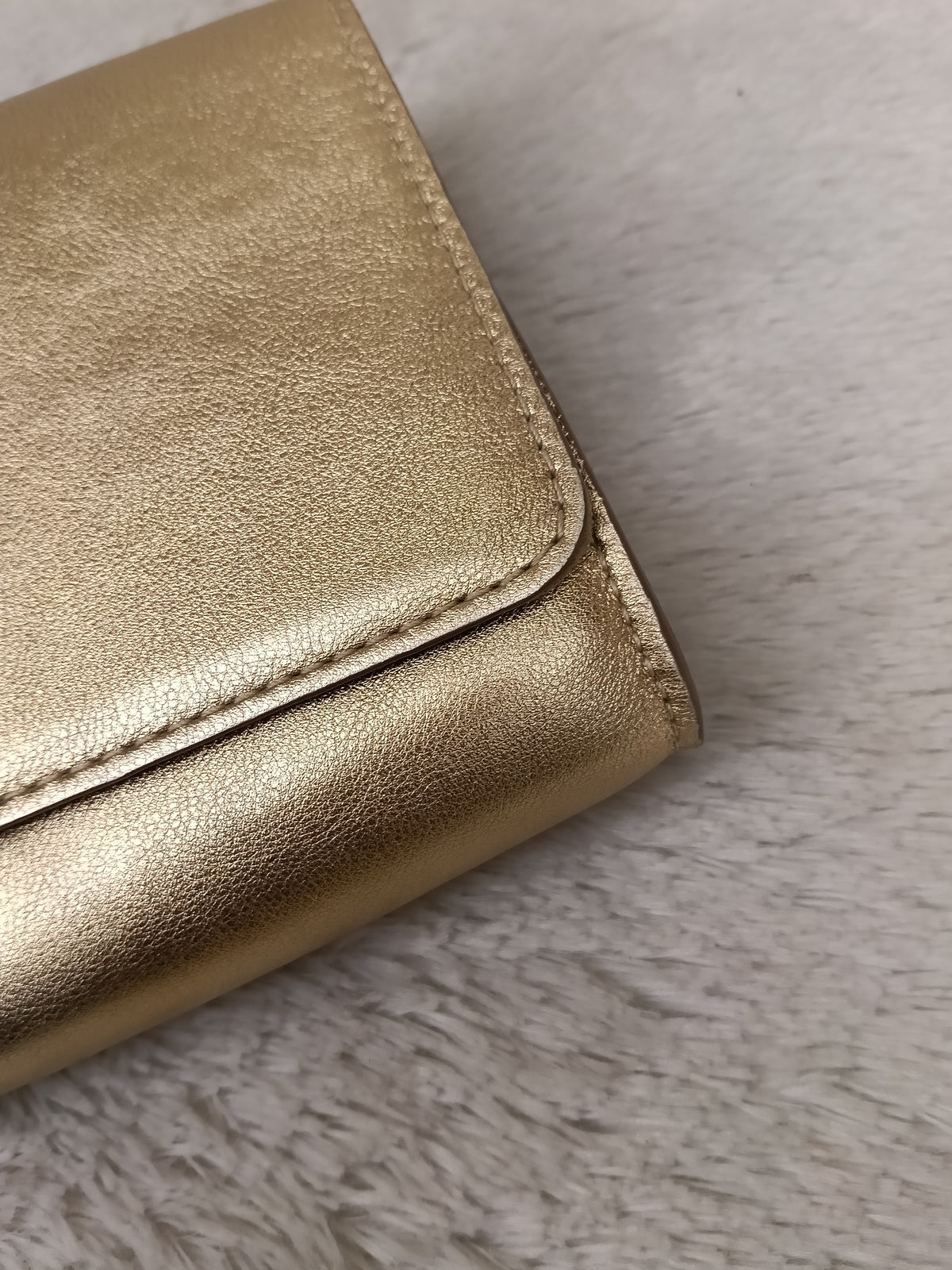 LV Pouch Louise EW Cuir Dore 2015