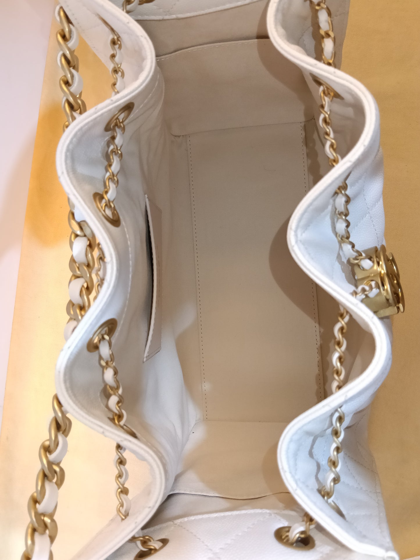 Chanel C25 Small Caviar White GHW 2025 (CHIP)