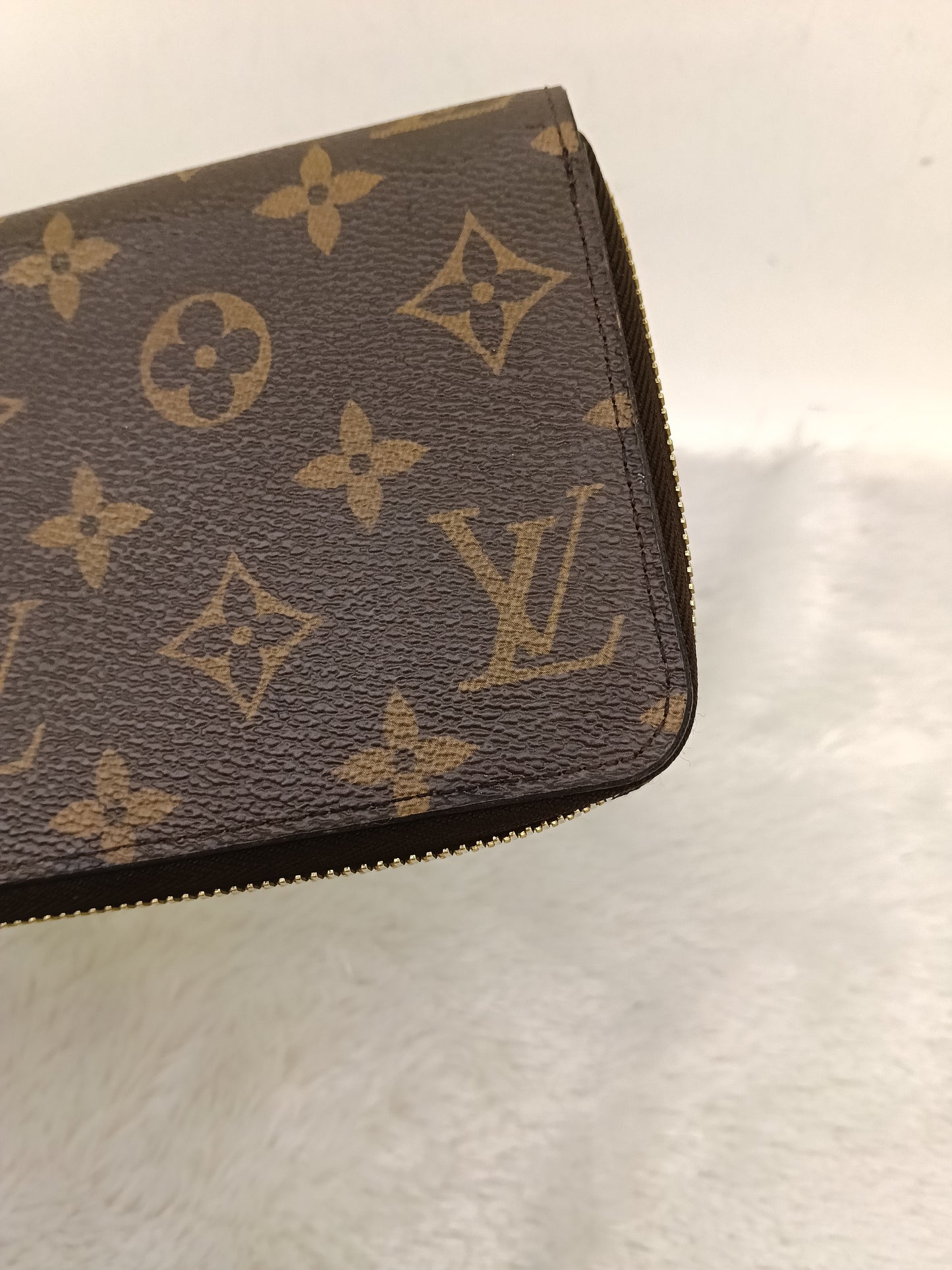 LV Zippy Wallet Monogram Giraffe